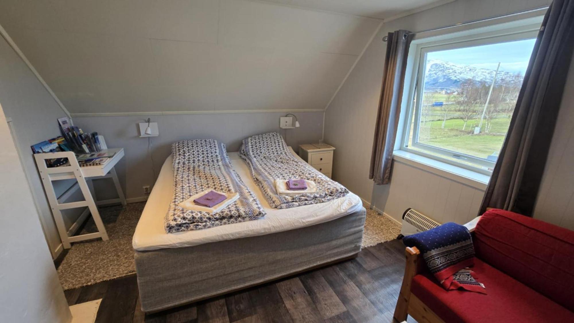 1 Room In The Yellow House, Close To Airport & Lofoten Evenskjer Exteriér fotografie