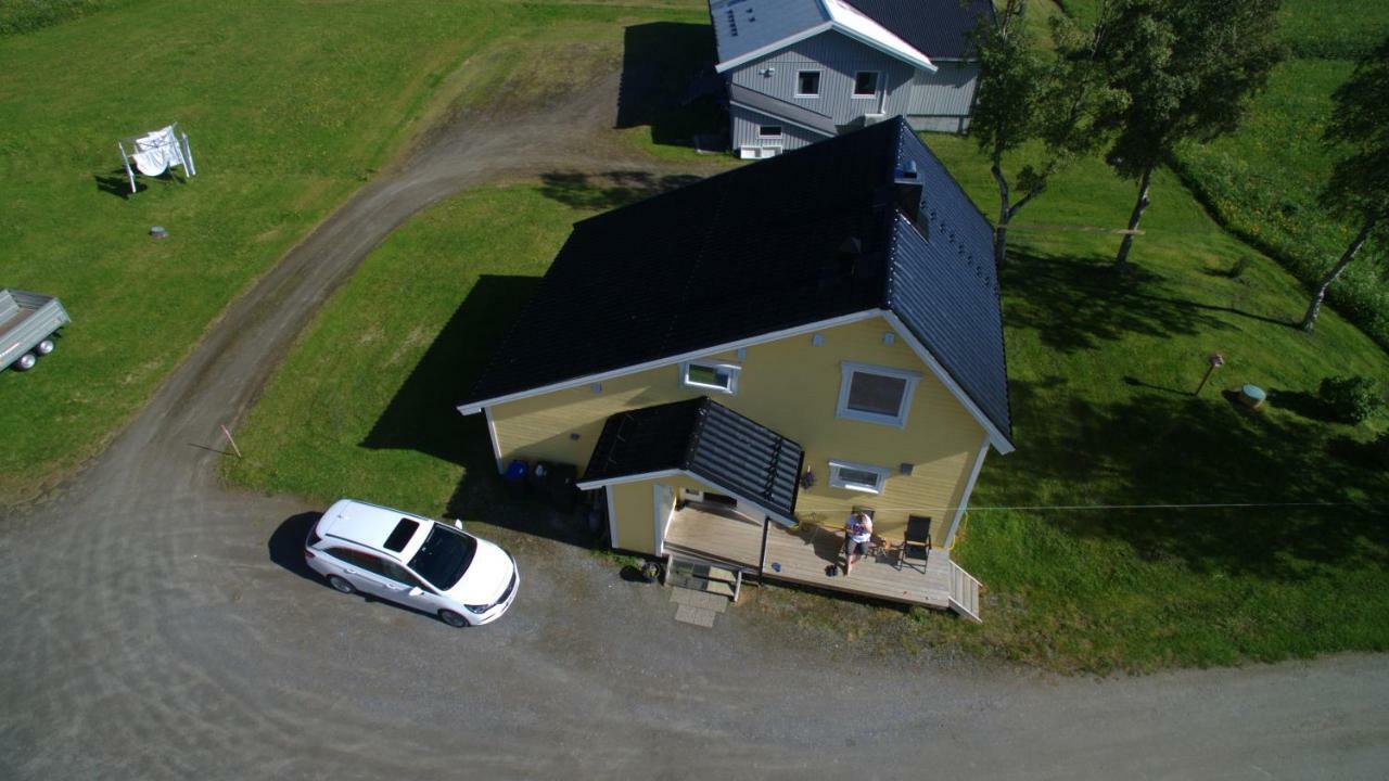 1 Room In The Yellow House, Close To Airport & Lofoten Evenskjer Exteriér fotografie